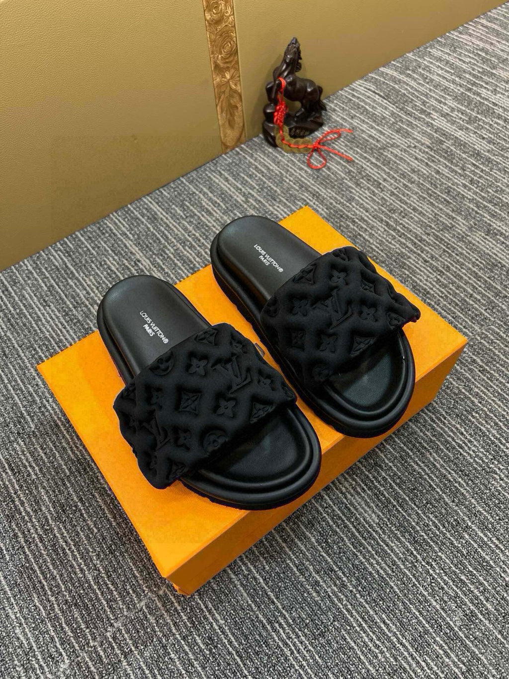 5QE13Z Popular Slippers