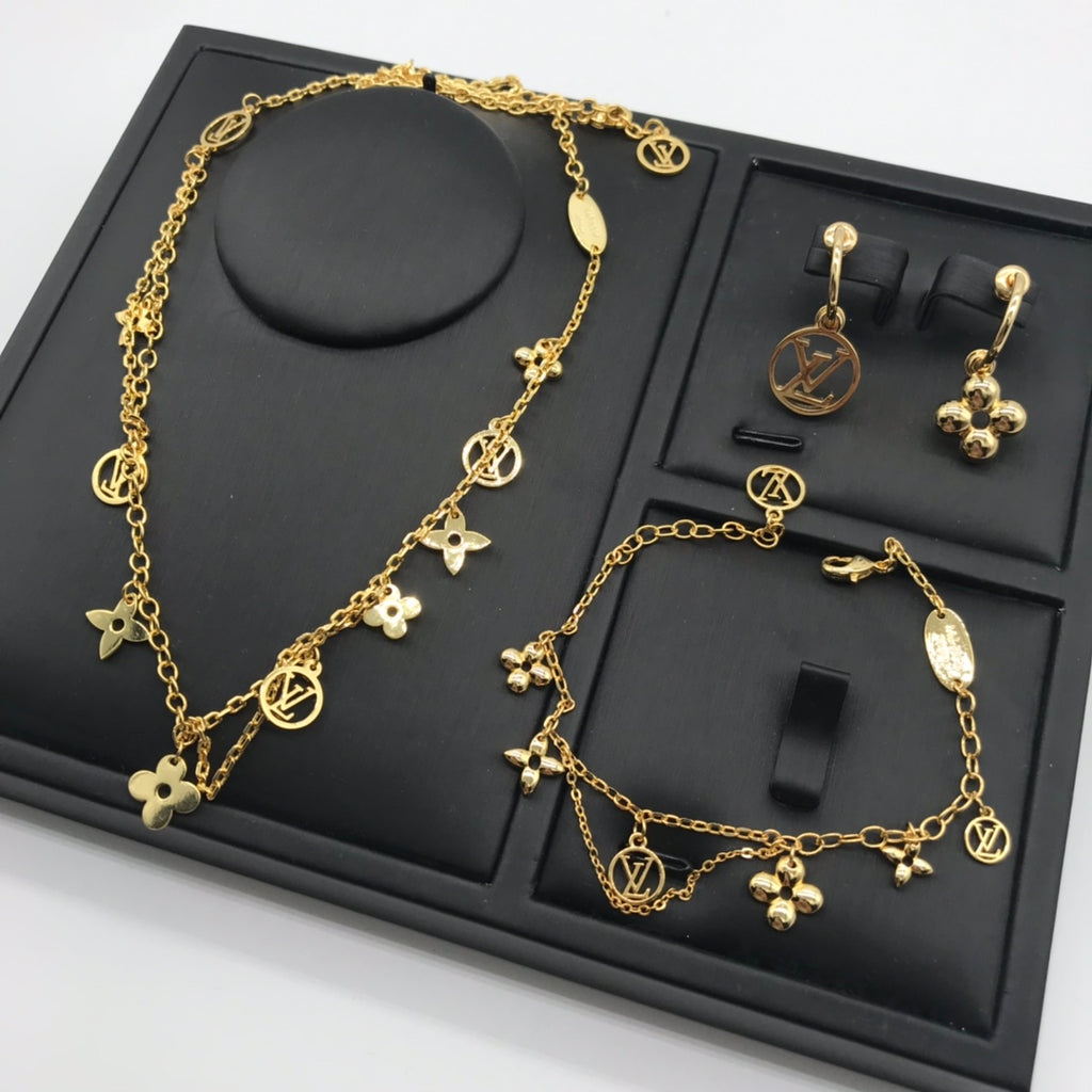 1XE599X  Popular   Earrings Bracelets Necklaces