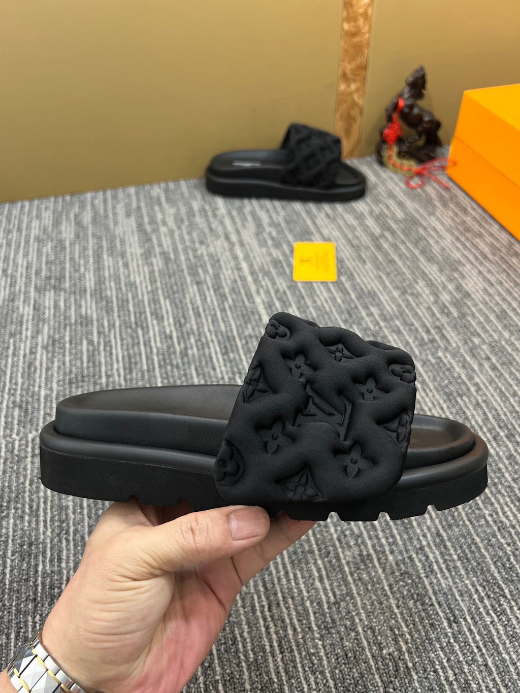 5YE116Z Popular Slippers