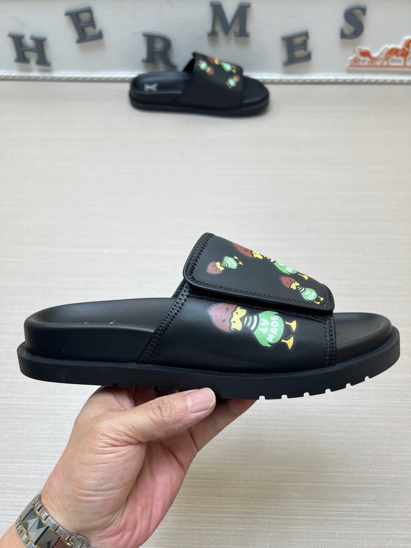 5WE248Z Popular Slippers