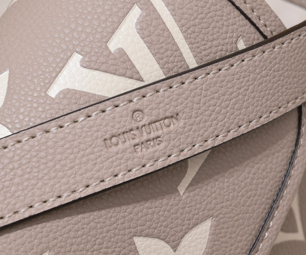 136PE40B Popular leather bag