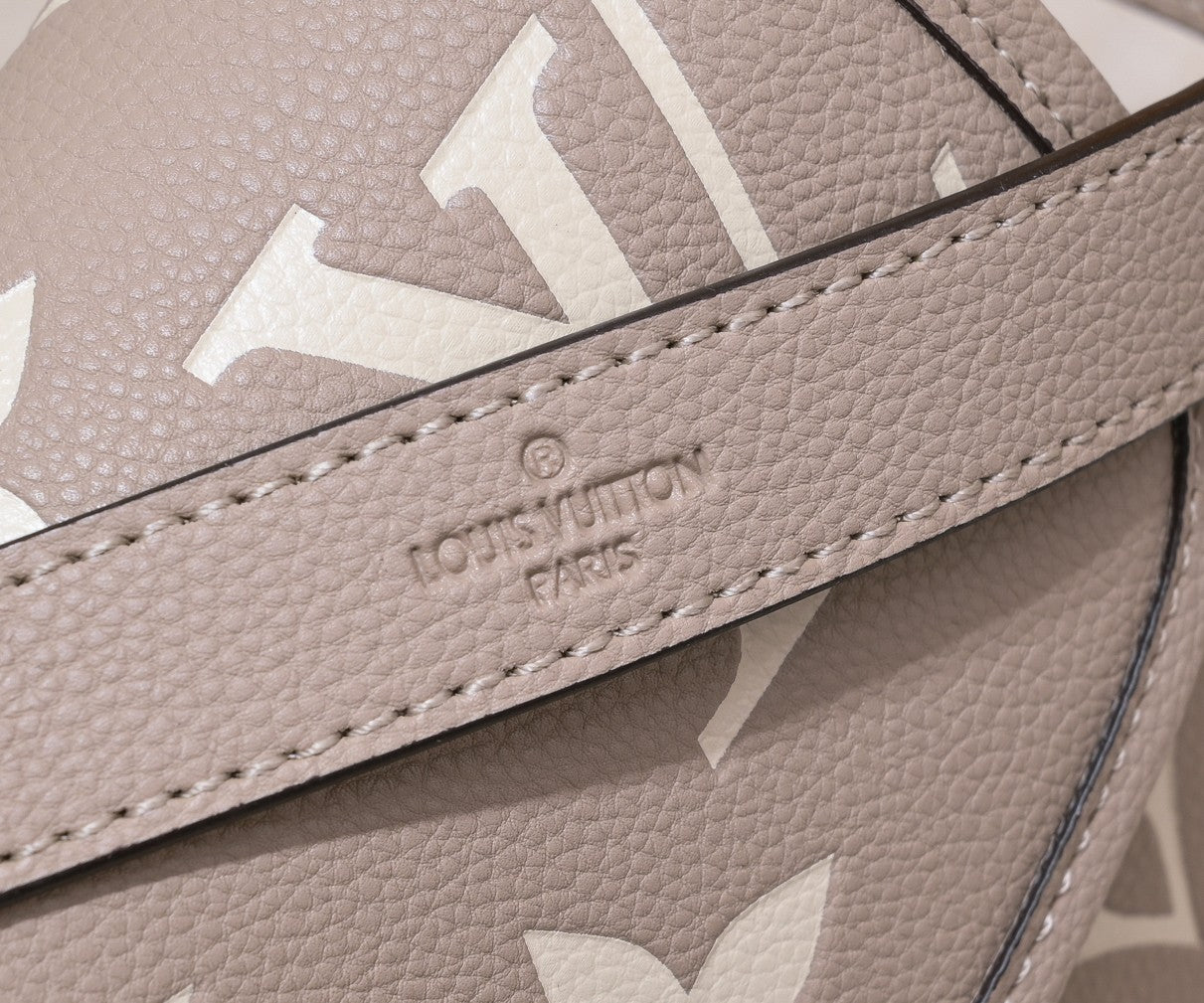 136PE40B Popular leather bag