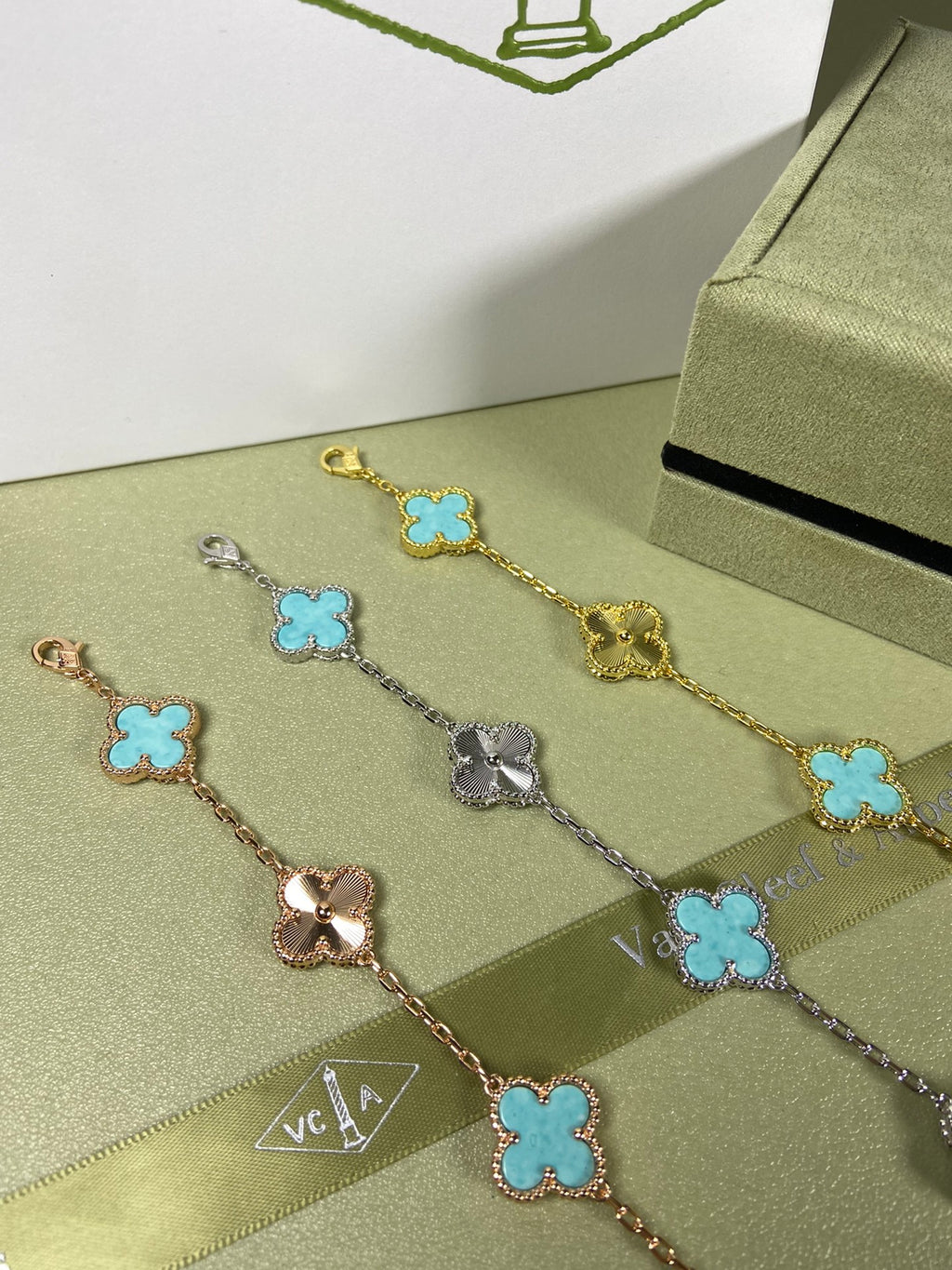 5XVA181K  Popular bracelets  5 flowers normal size1.5cm flower
