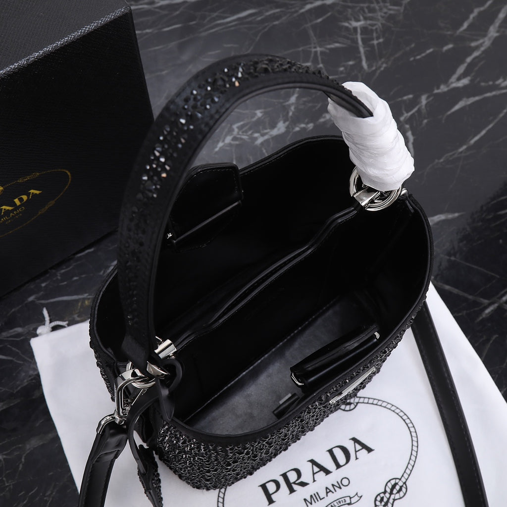2XPD265B Popular    leather bag 
