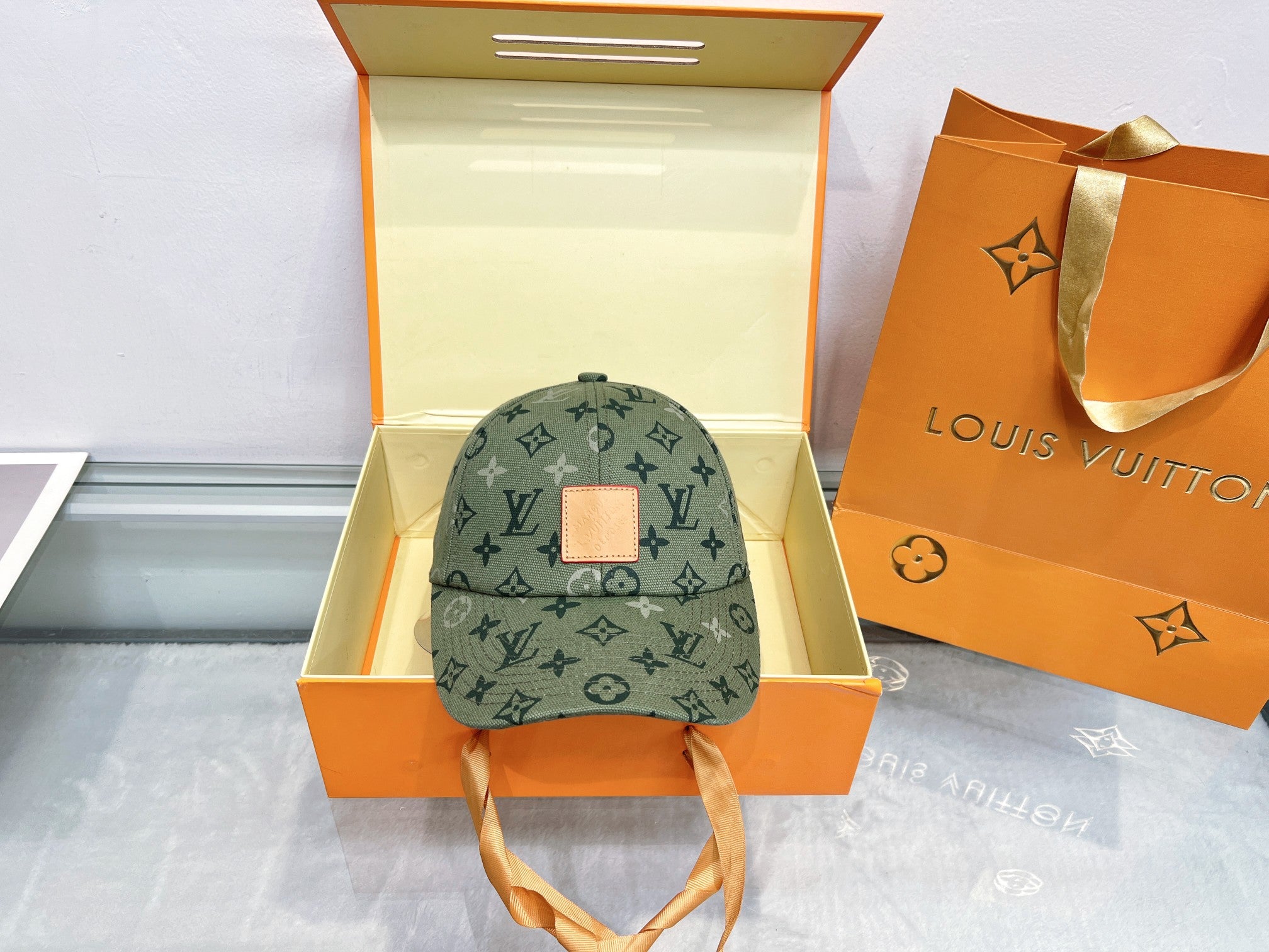 16XE20M Popular hats