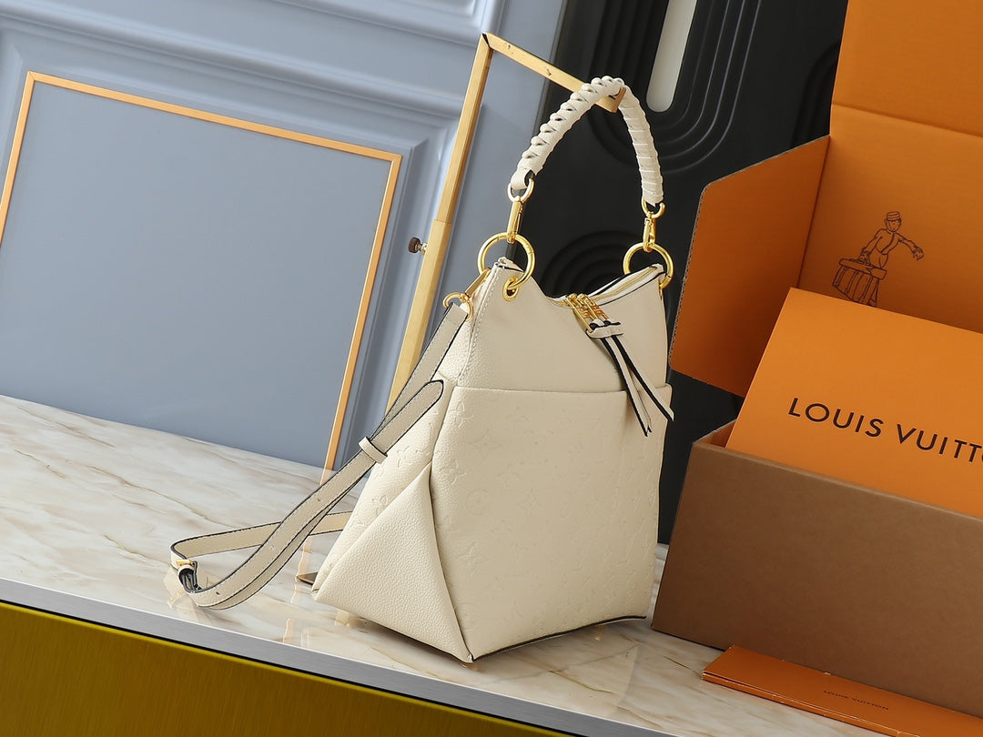 1WE115B Popular leather bag