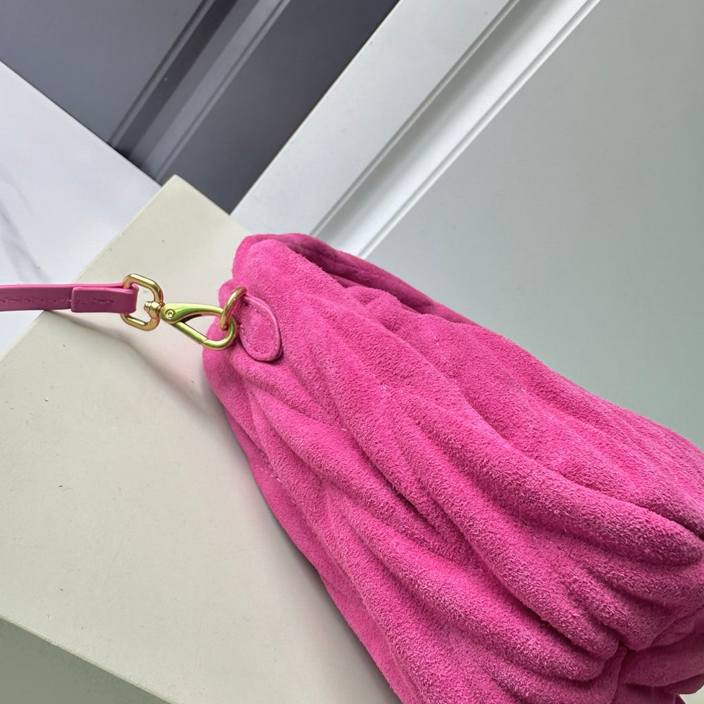146PA117B Popular buckskin bag
