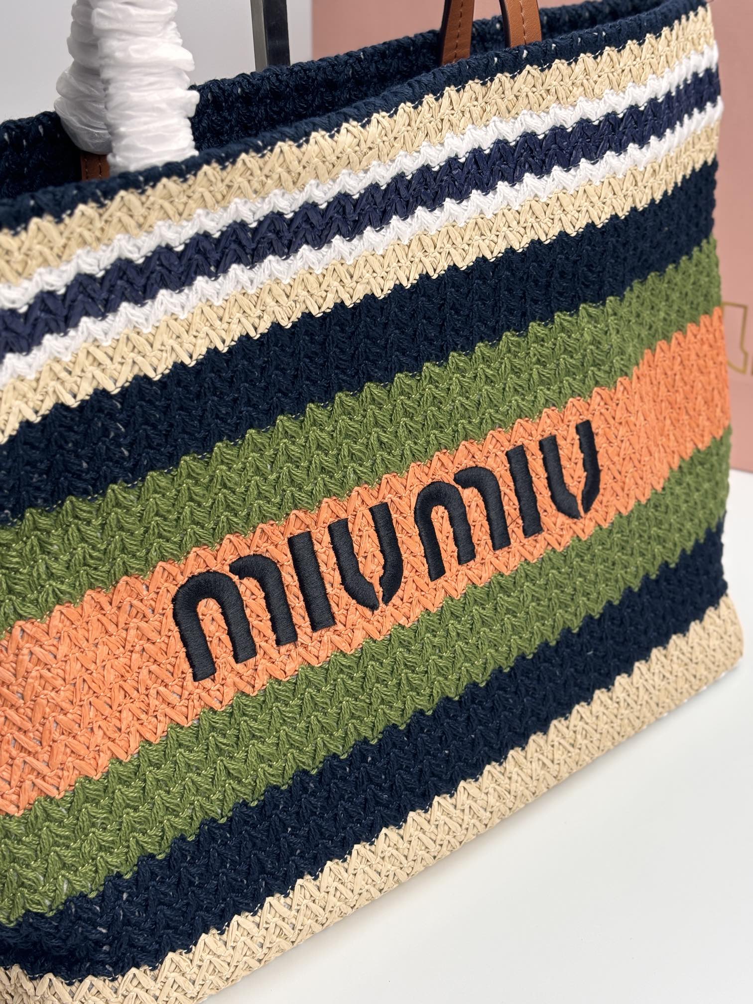 1XA78B Popular    Woven Bag