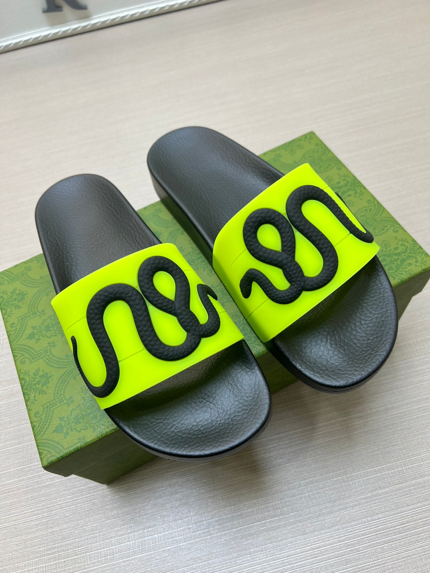 5LB217Z Popular Slippers
