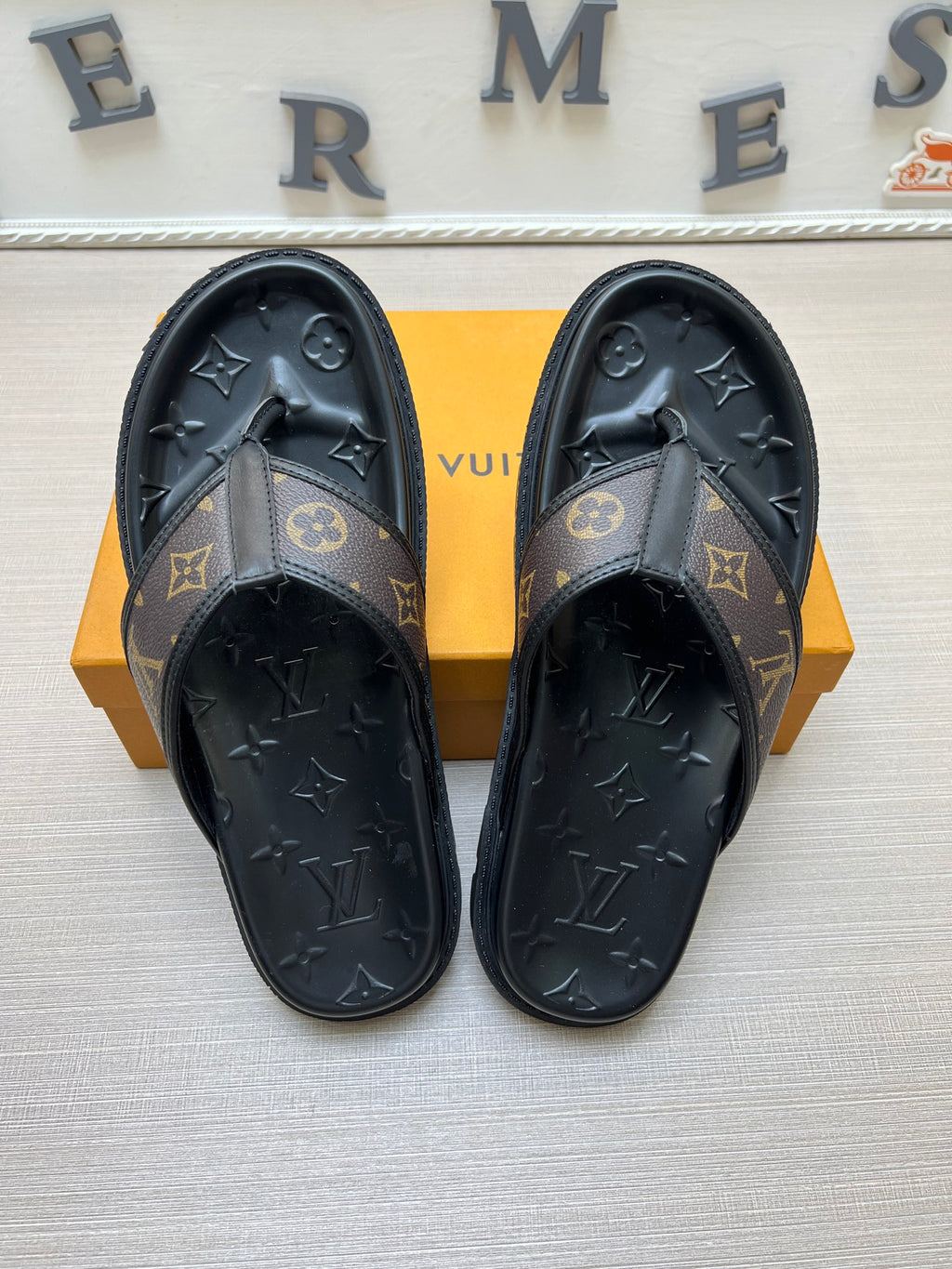 535ZE303Z Popular Slippers