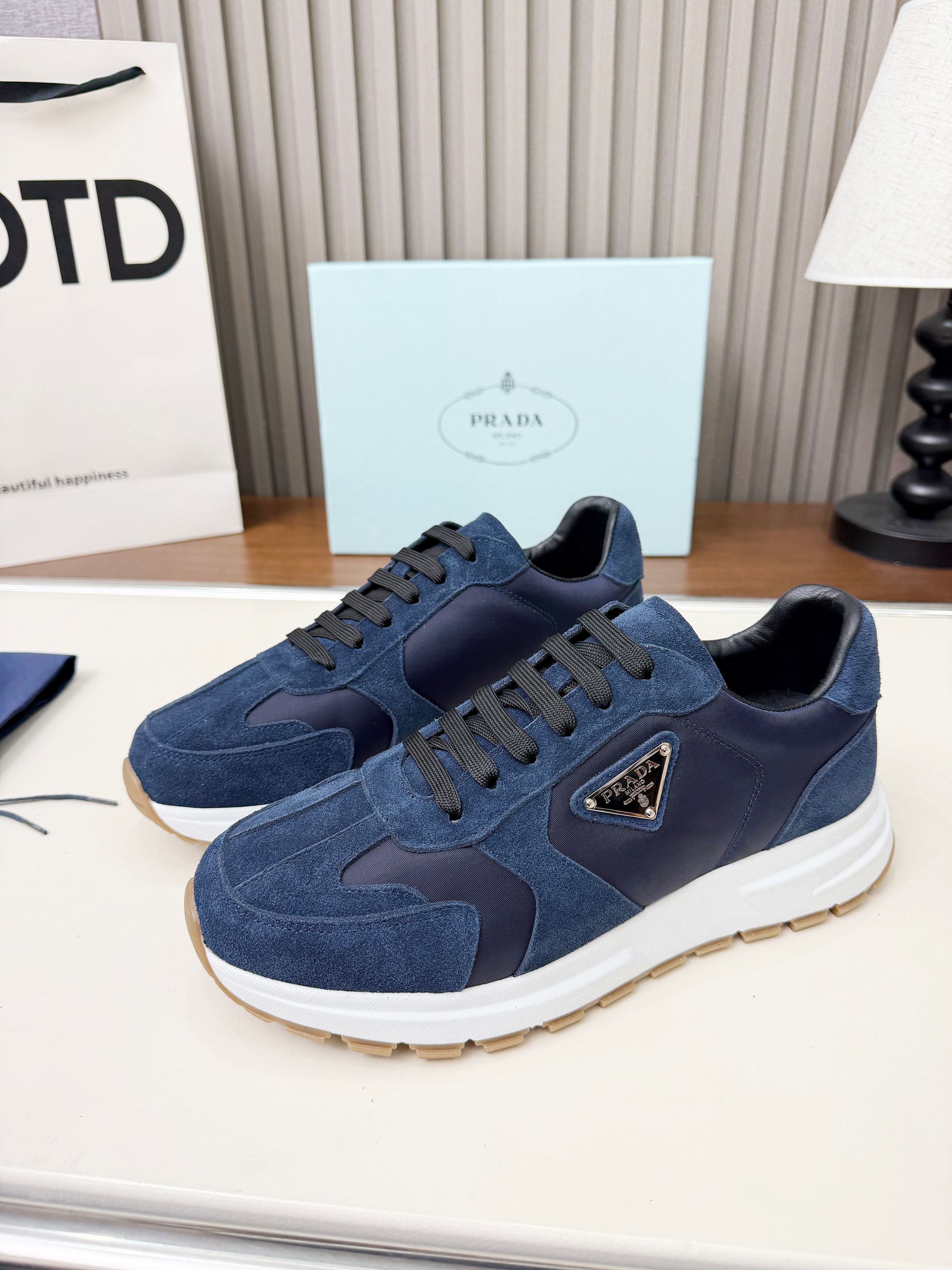 Z2P36P61 Popular high-quality leather Shoes