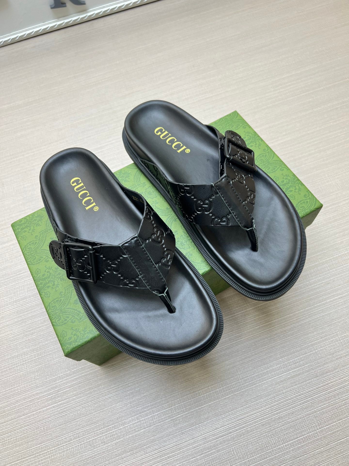 54B91Z Popular slippers