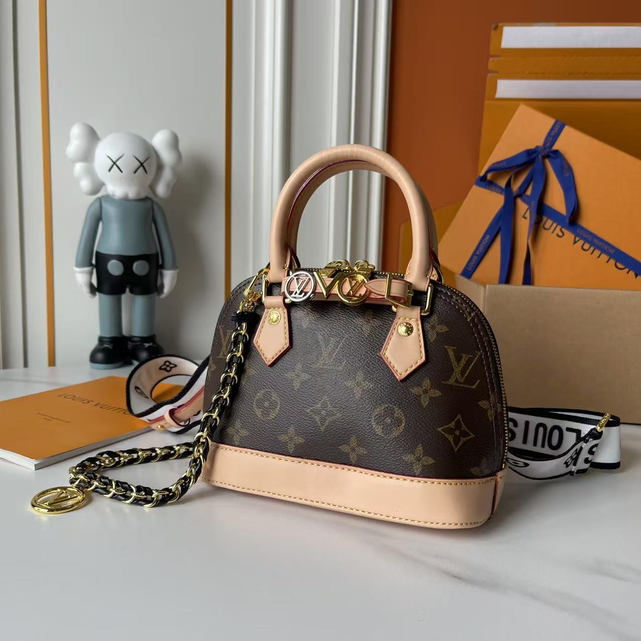 146PE95B Popular leather bag