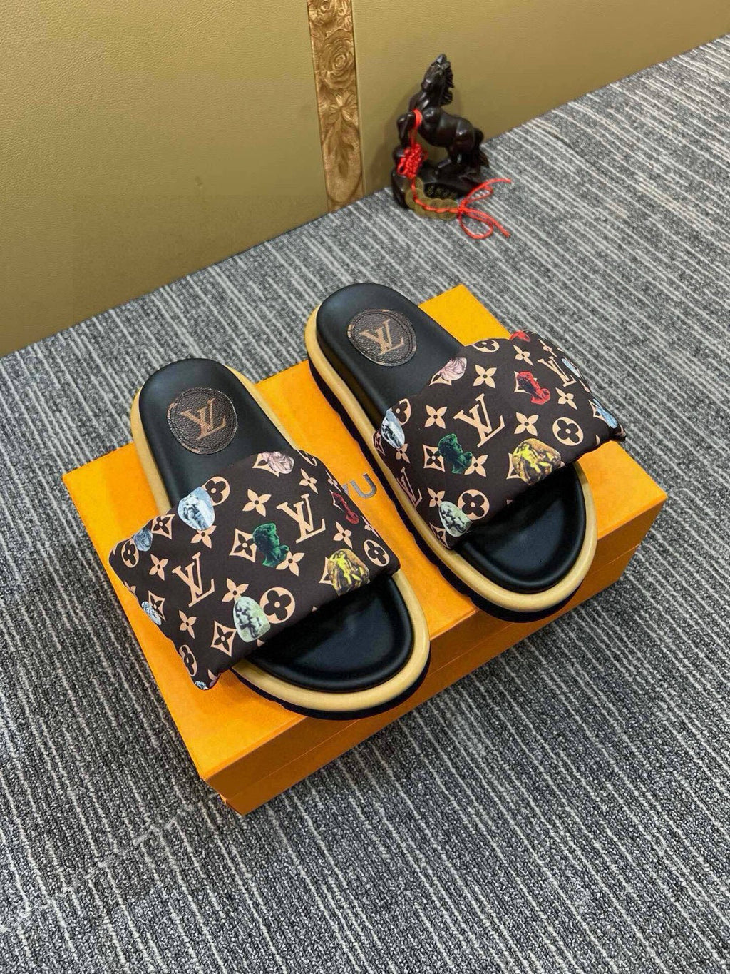 5QE12Z Popular Slippers