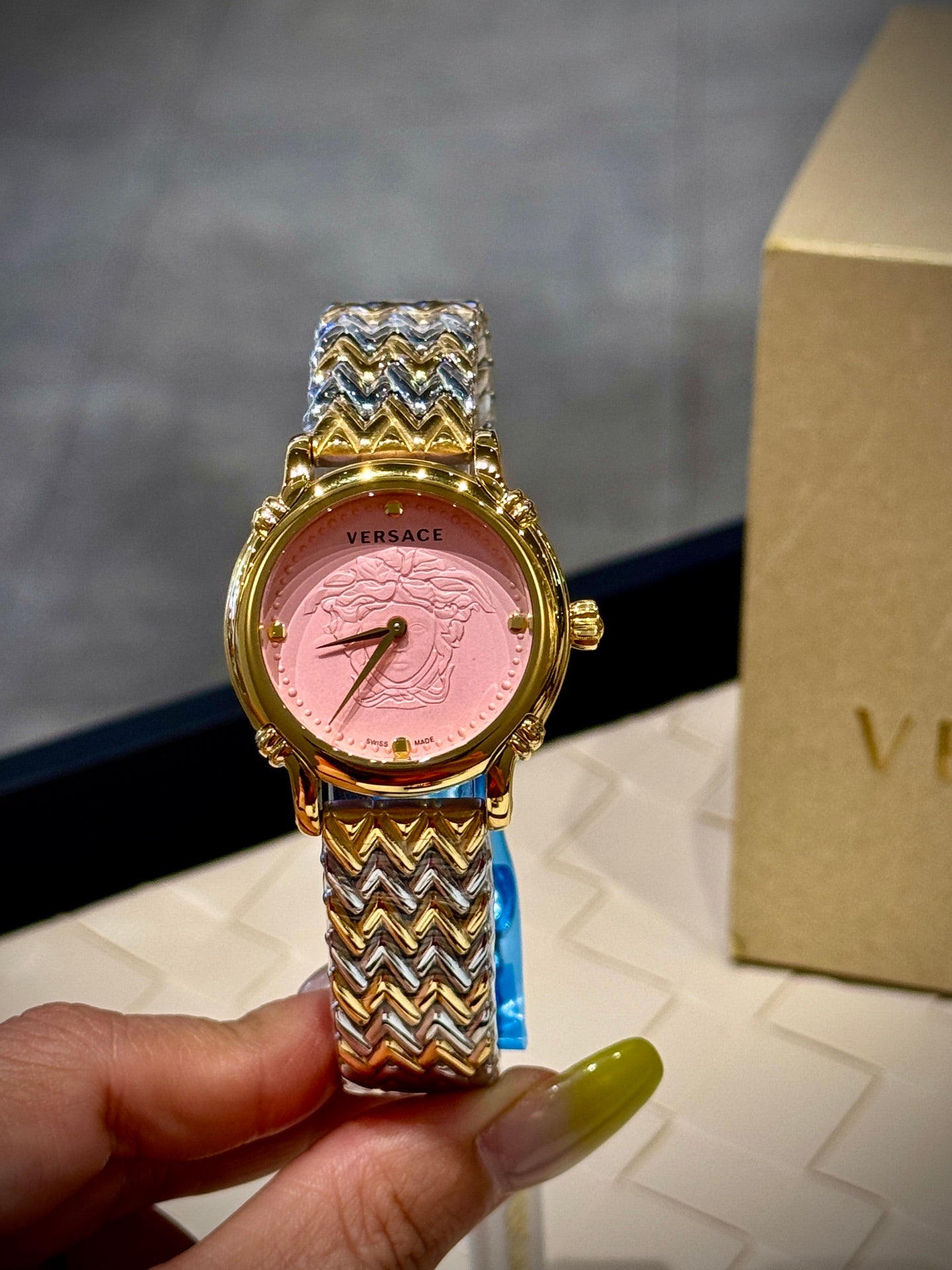 136RV77L Popular Watches