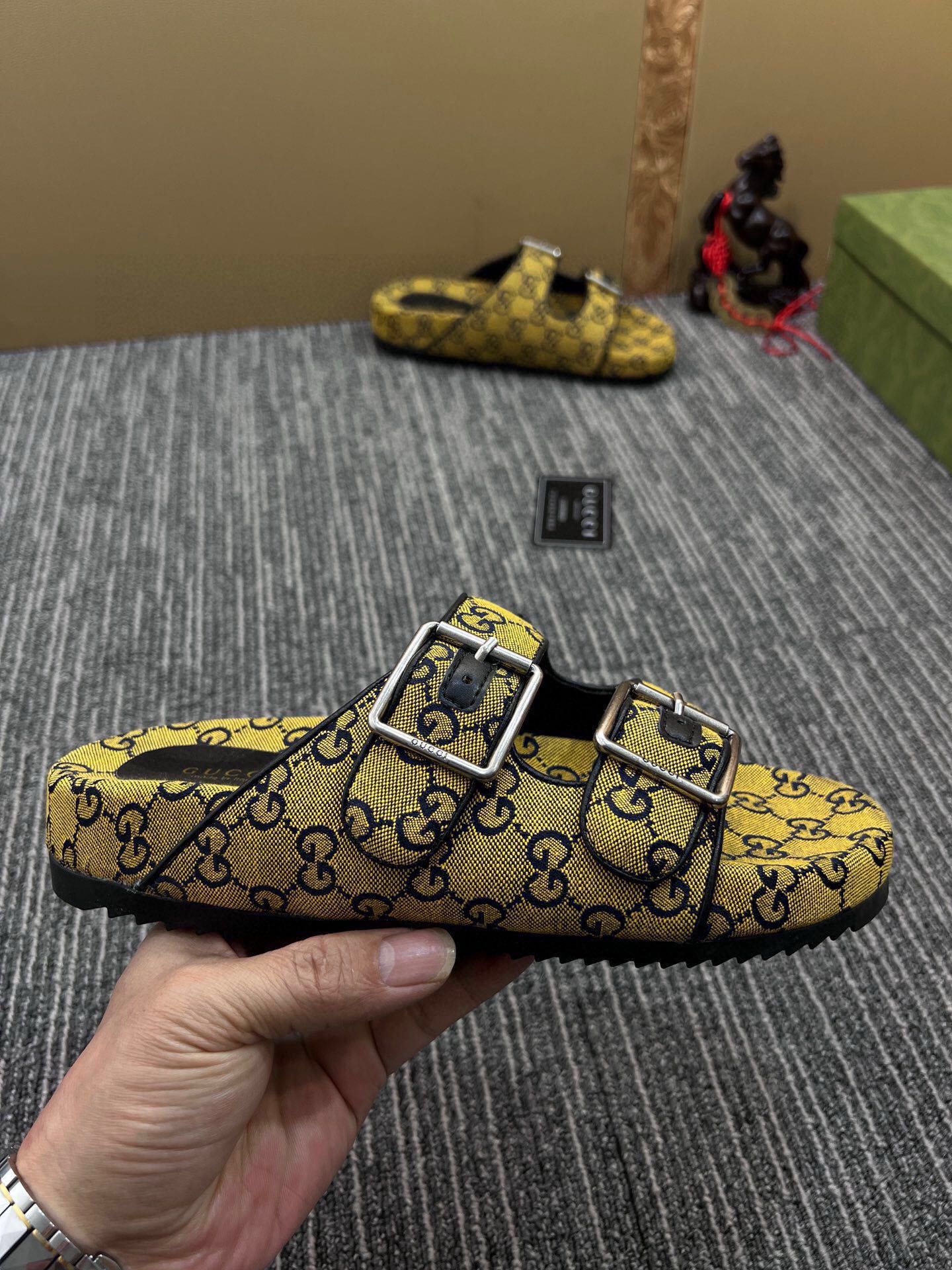 54B123Z Popular slippers