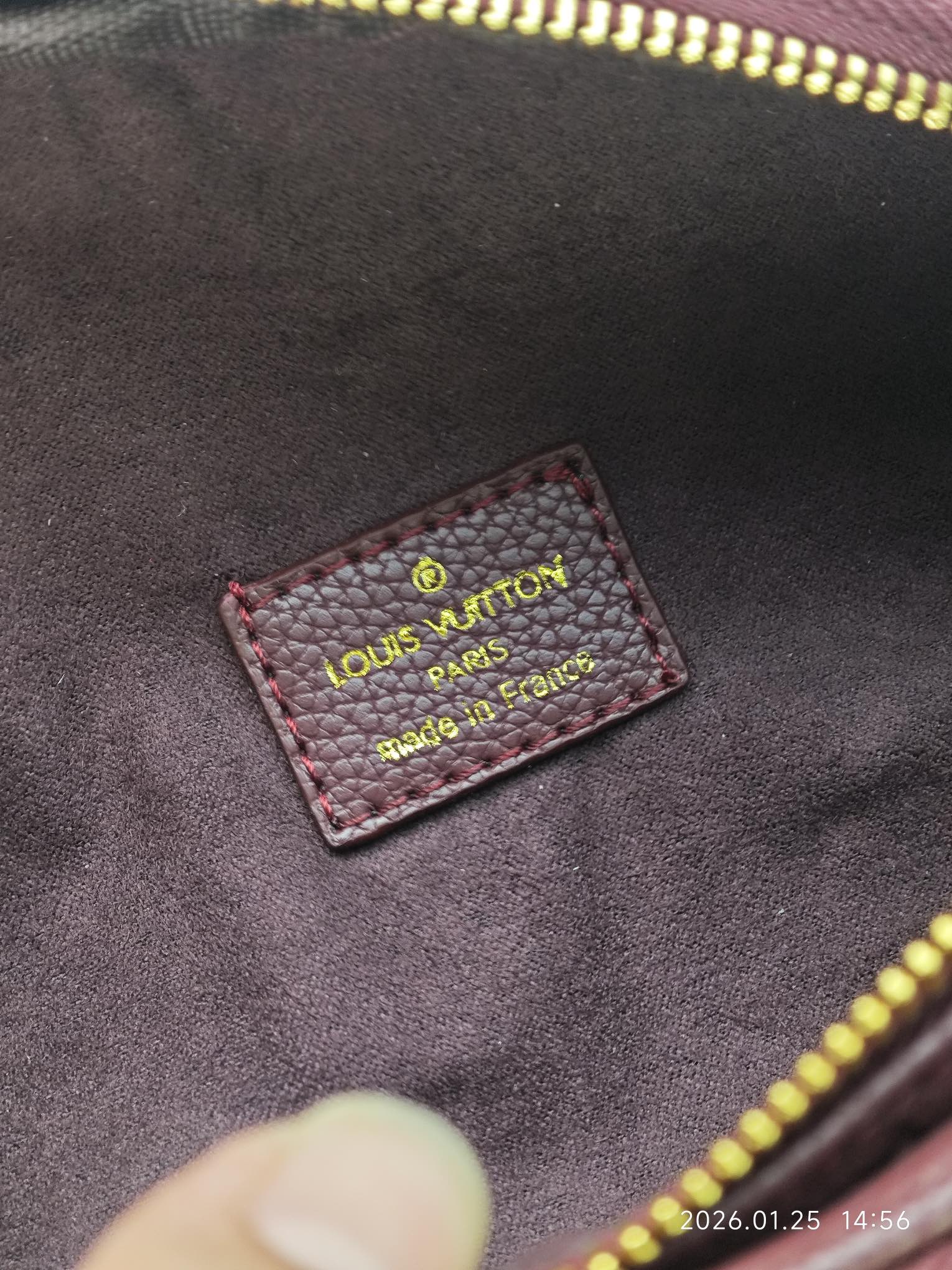 146PE75B Popular leather bag