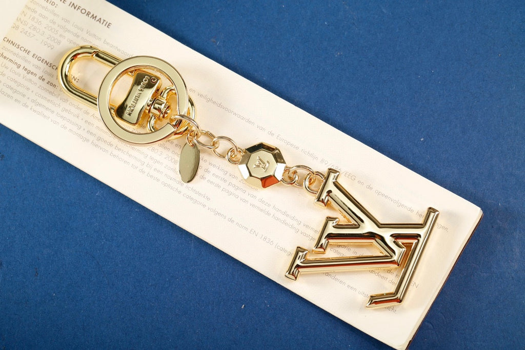 35QE24A Popular bag 's charms accessories