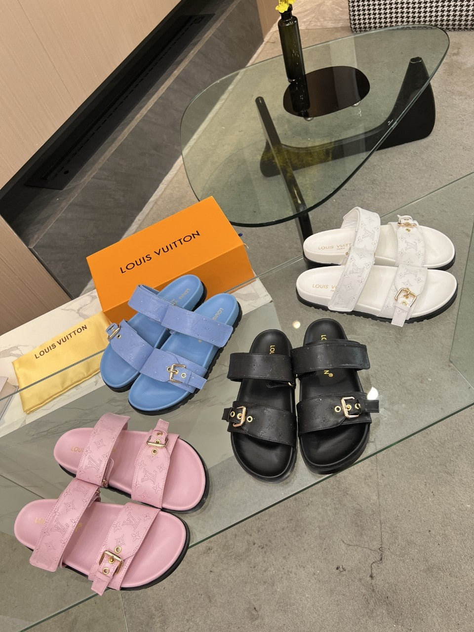 Z2X66B56 Popular high-quality leather slippers