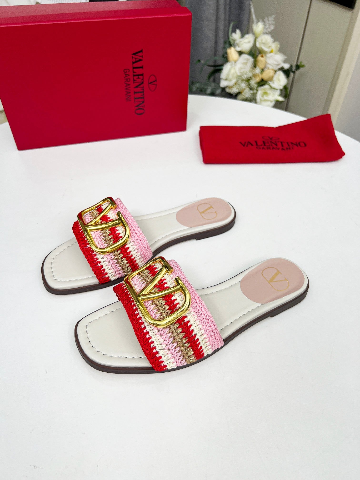 255QVL31Z Popular Slippers