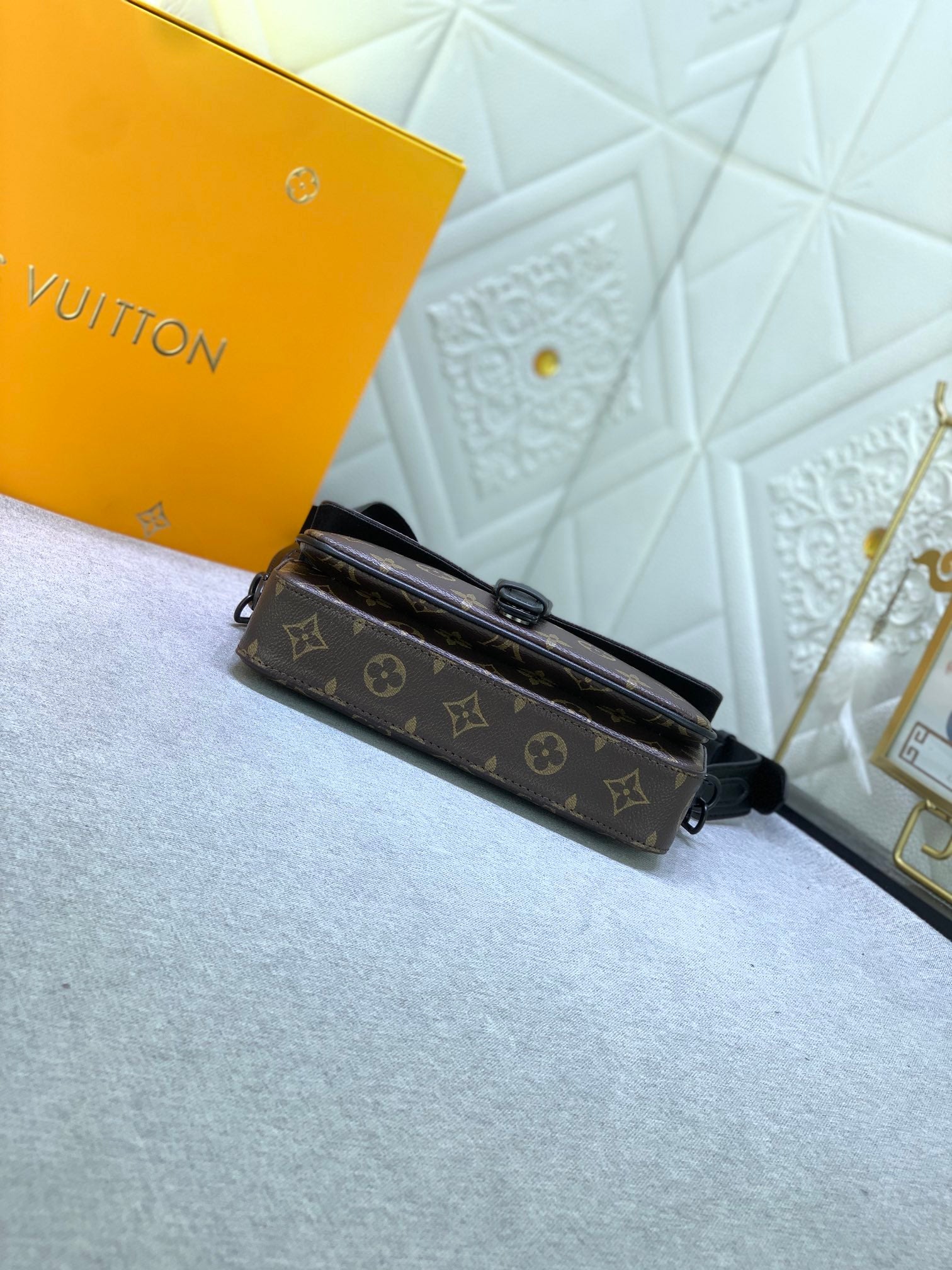 2XE465B Popular   leather bag