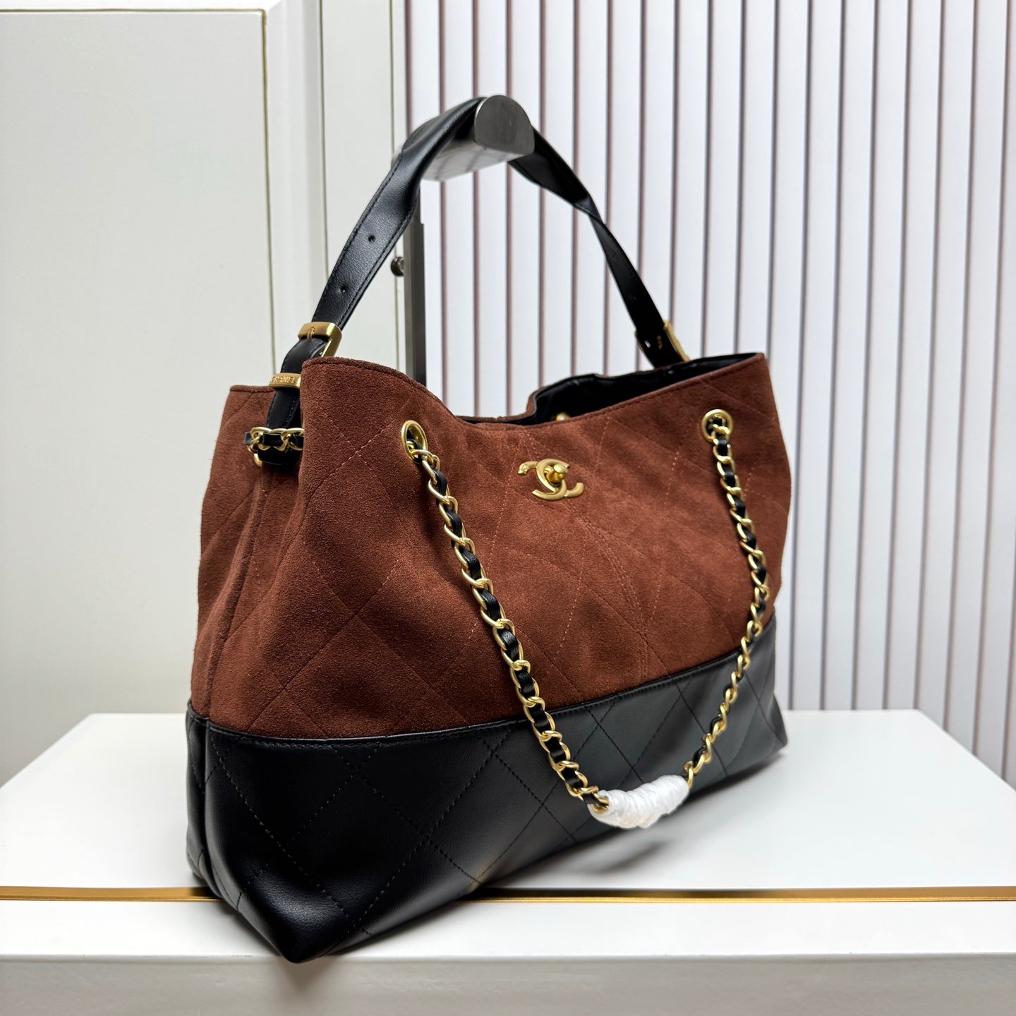 146PC17B Popular leather bag