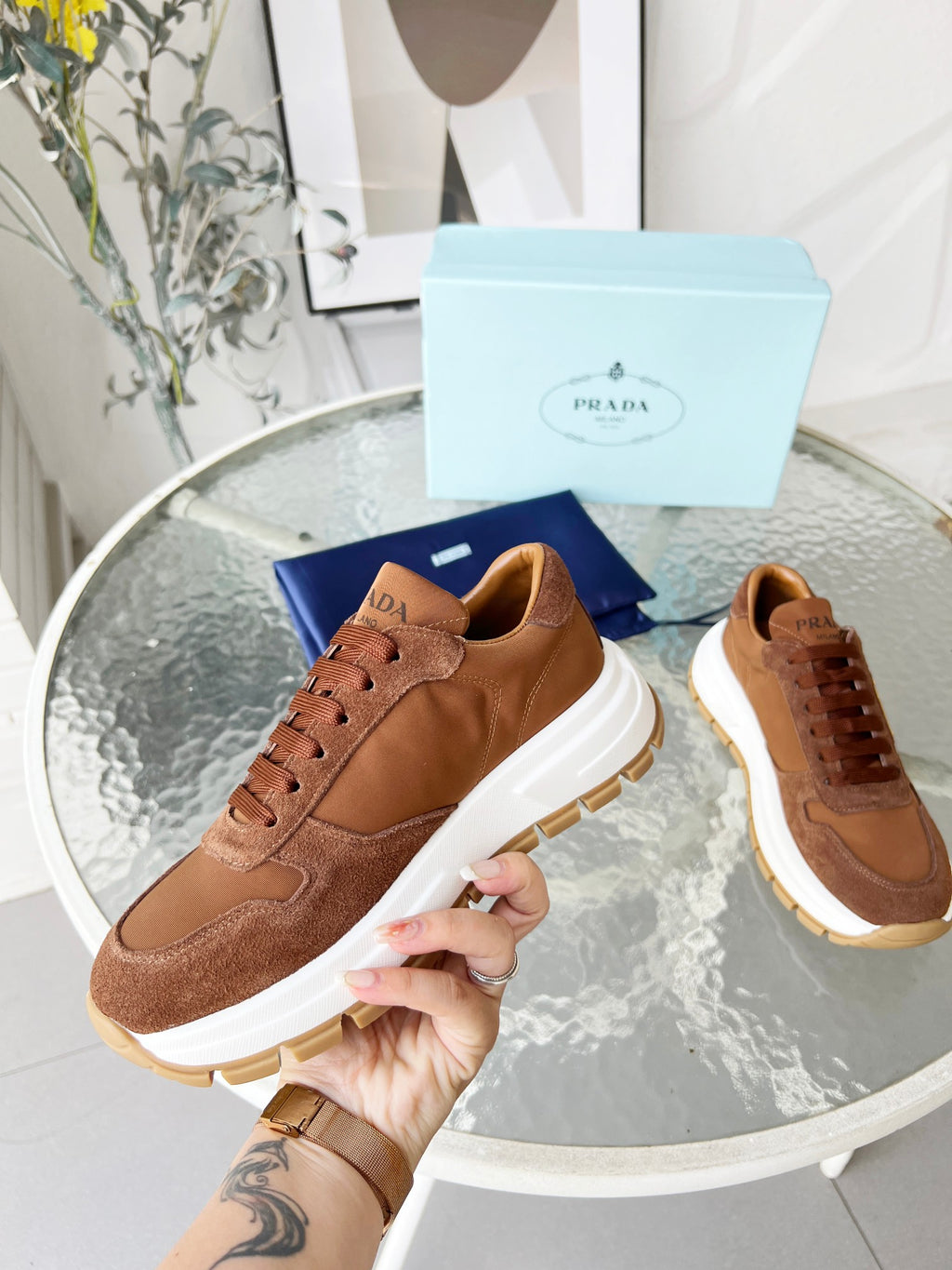 2LPD5X  Popular high-quality shoes