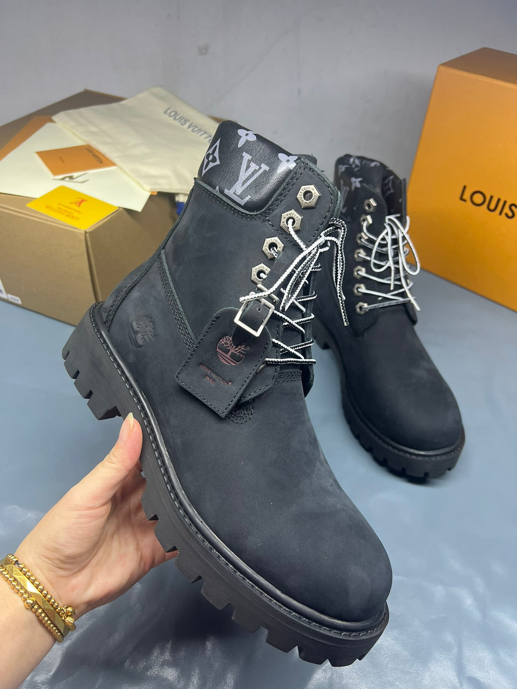 2105QE383Z Popular high-quality leather Boots