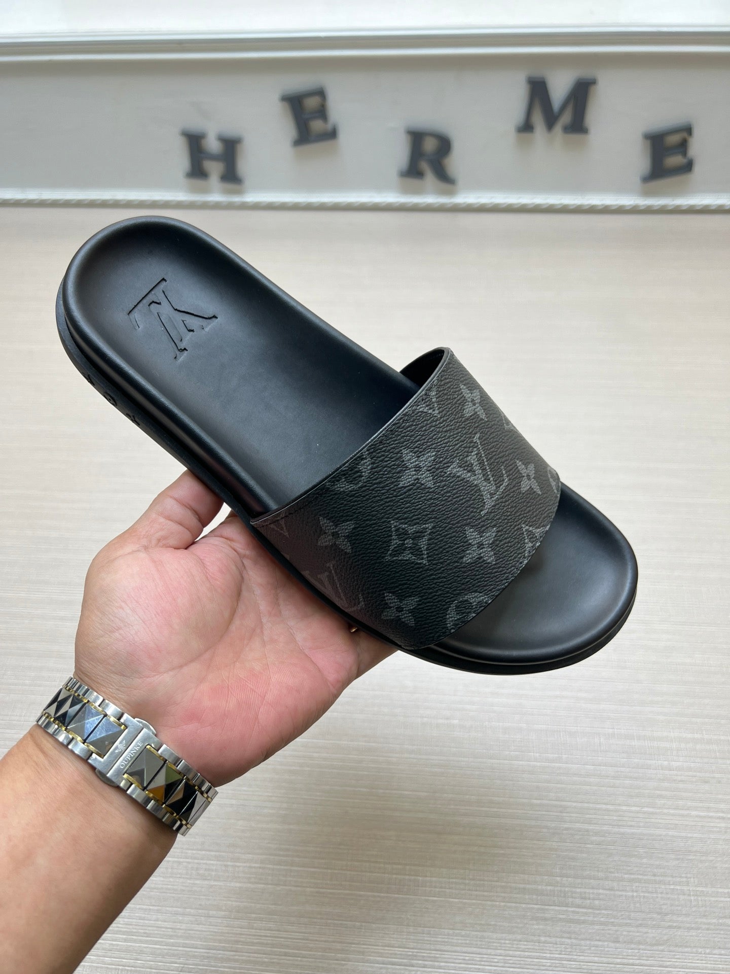 54E56Z Popular slippers