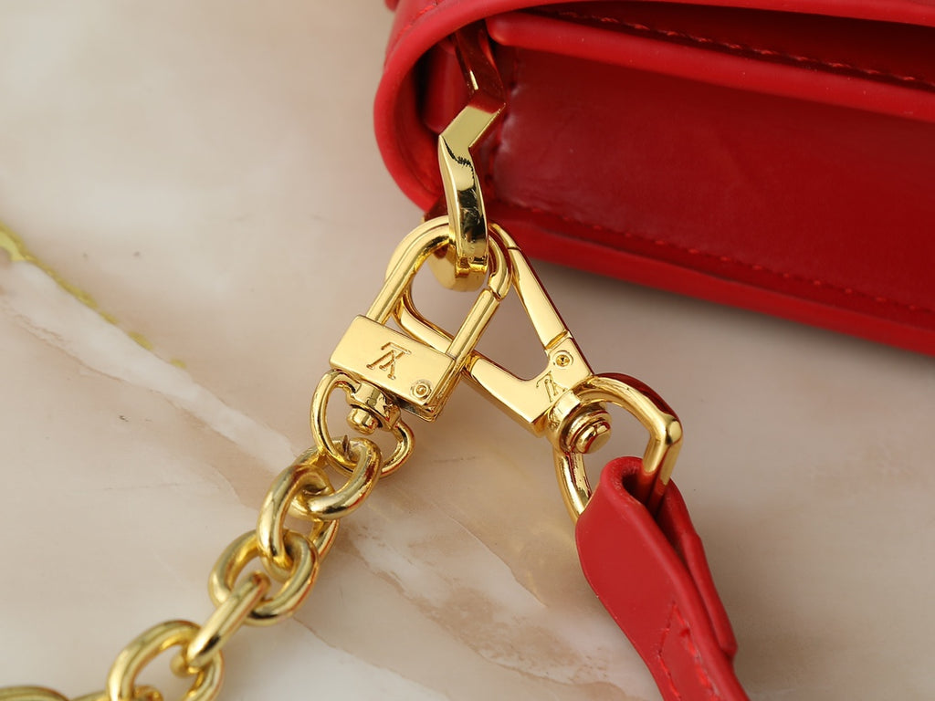 15RE145B Popular leather bag