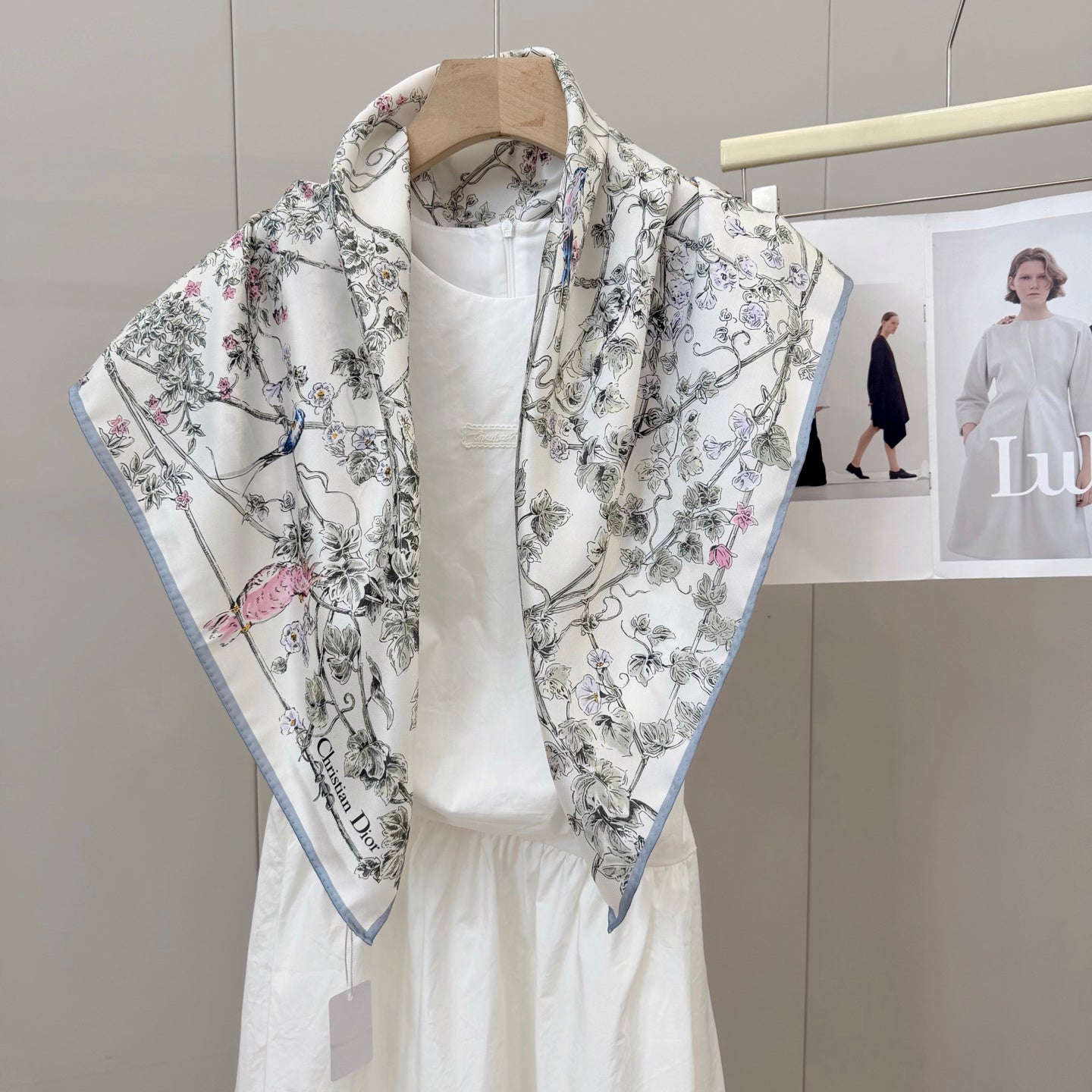 136ND19W Popular Silk Scarve