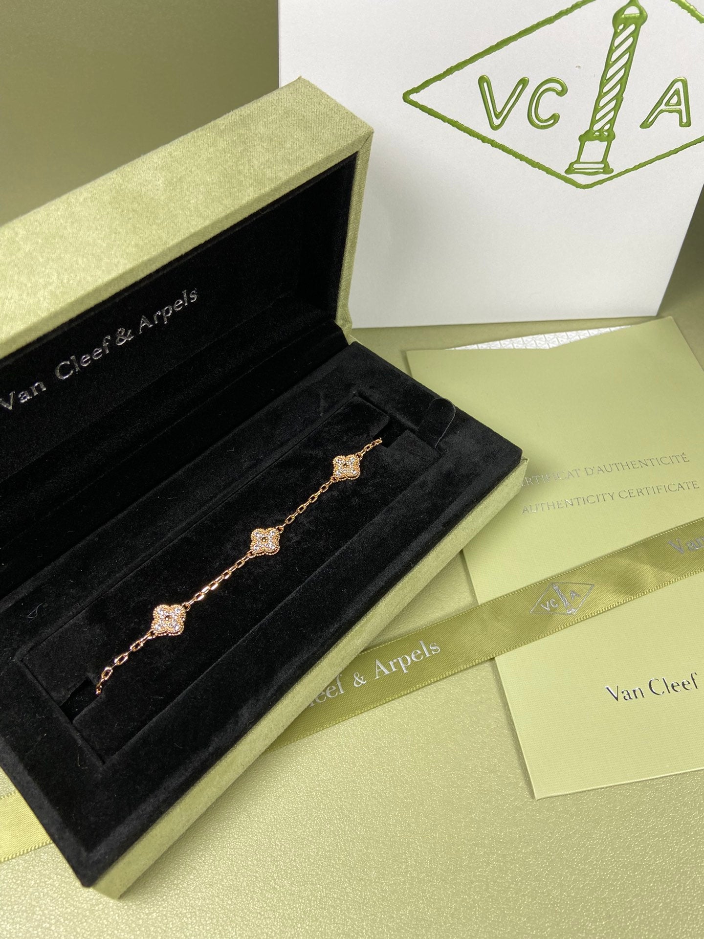 5XVA183K  Popular bracelets 6 flowers mini size 0.9cm flower