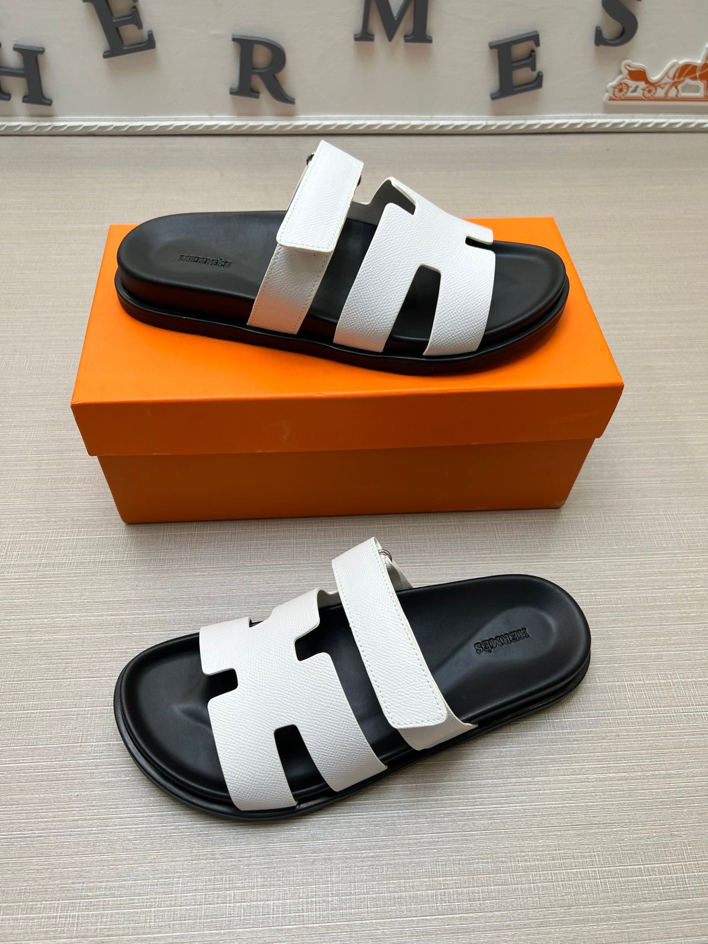 54H1Z Popular slippers