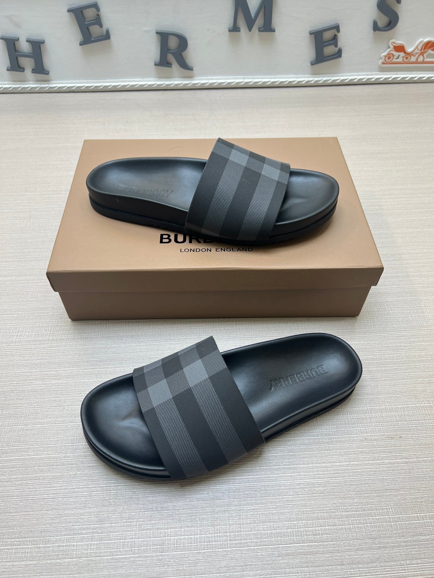 54R119Z Popular slippers