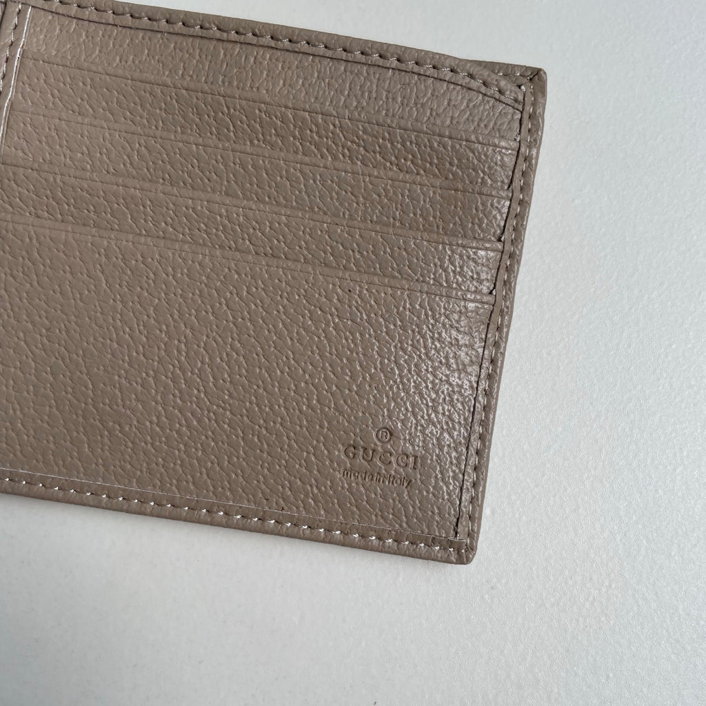 B1X46B7 Popular leather wallets ( with full packaging )