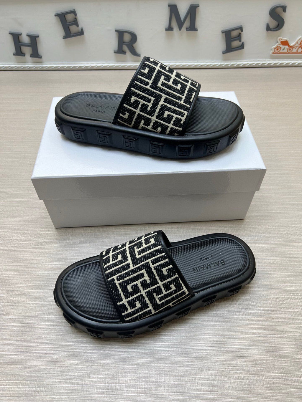 54A21Z Popular slippers