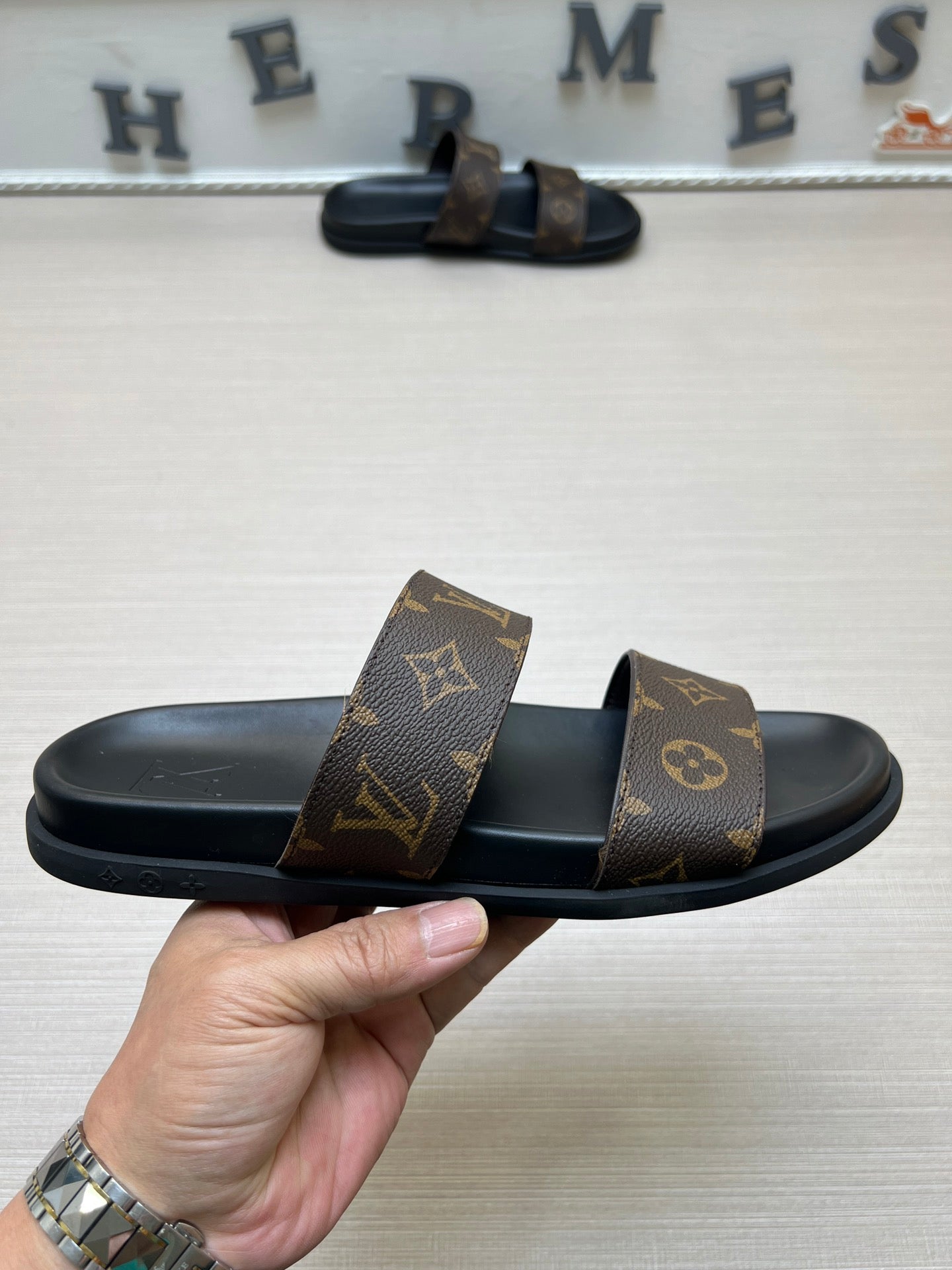 54E57Z Popular slippers