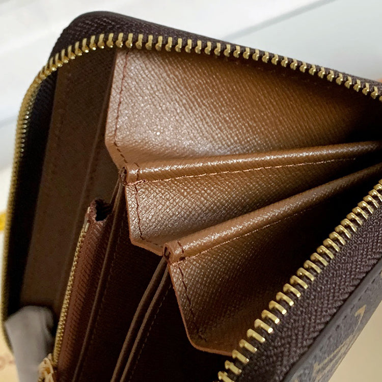 1E03B Popular leather wallets