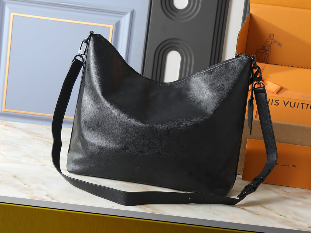 136PE24B Popular leather bag