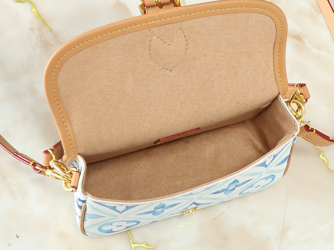 15XE2B Popular  leather bag)