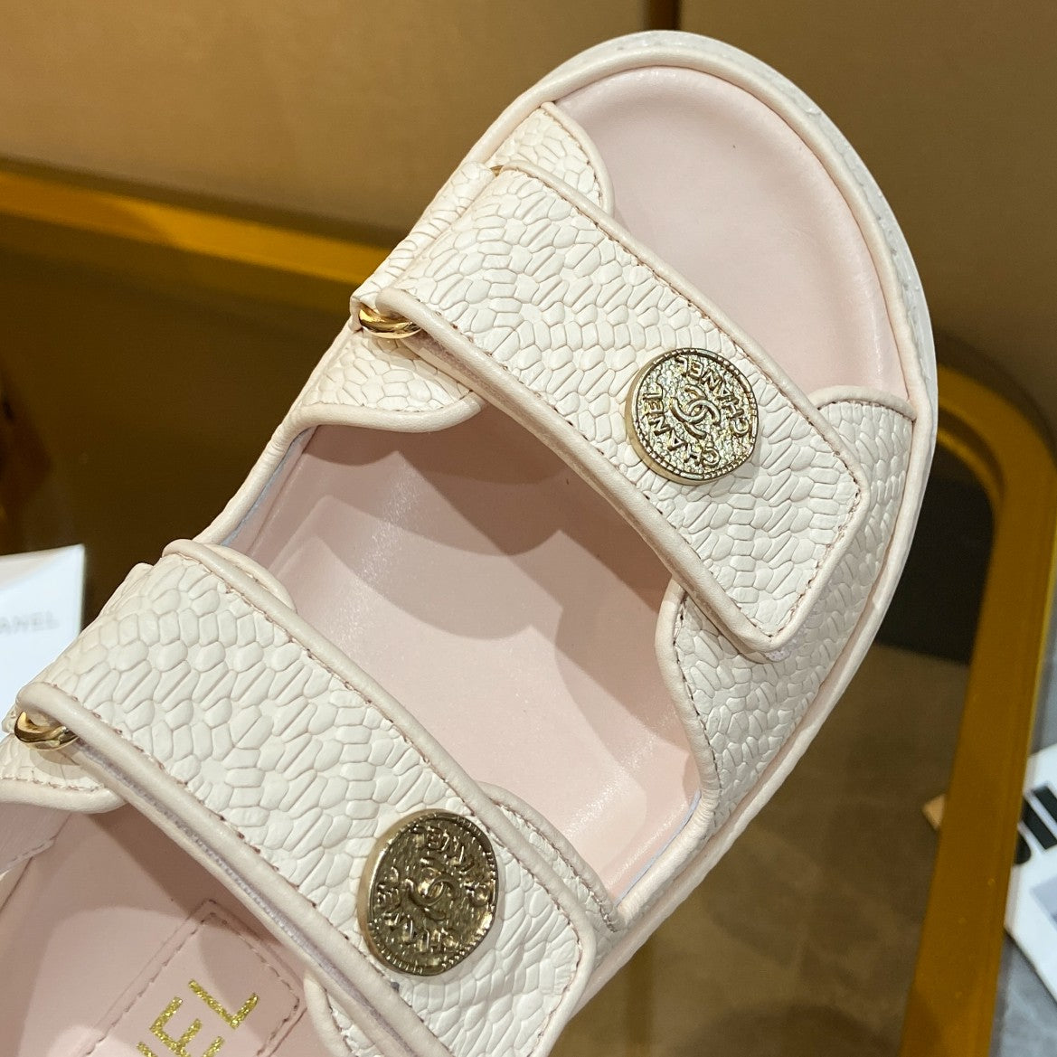 255QC49Z Popular leather shoes
