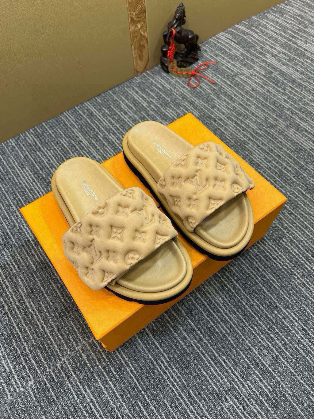 5QE13Z Popular Slippers