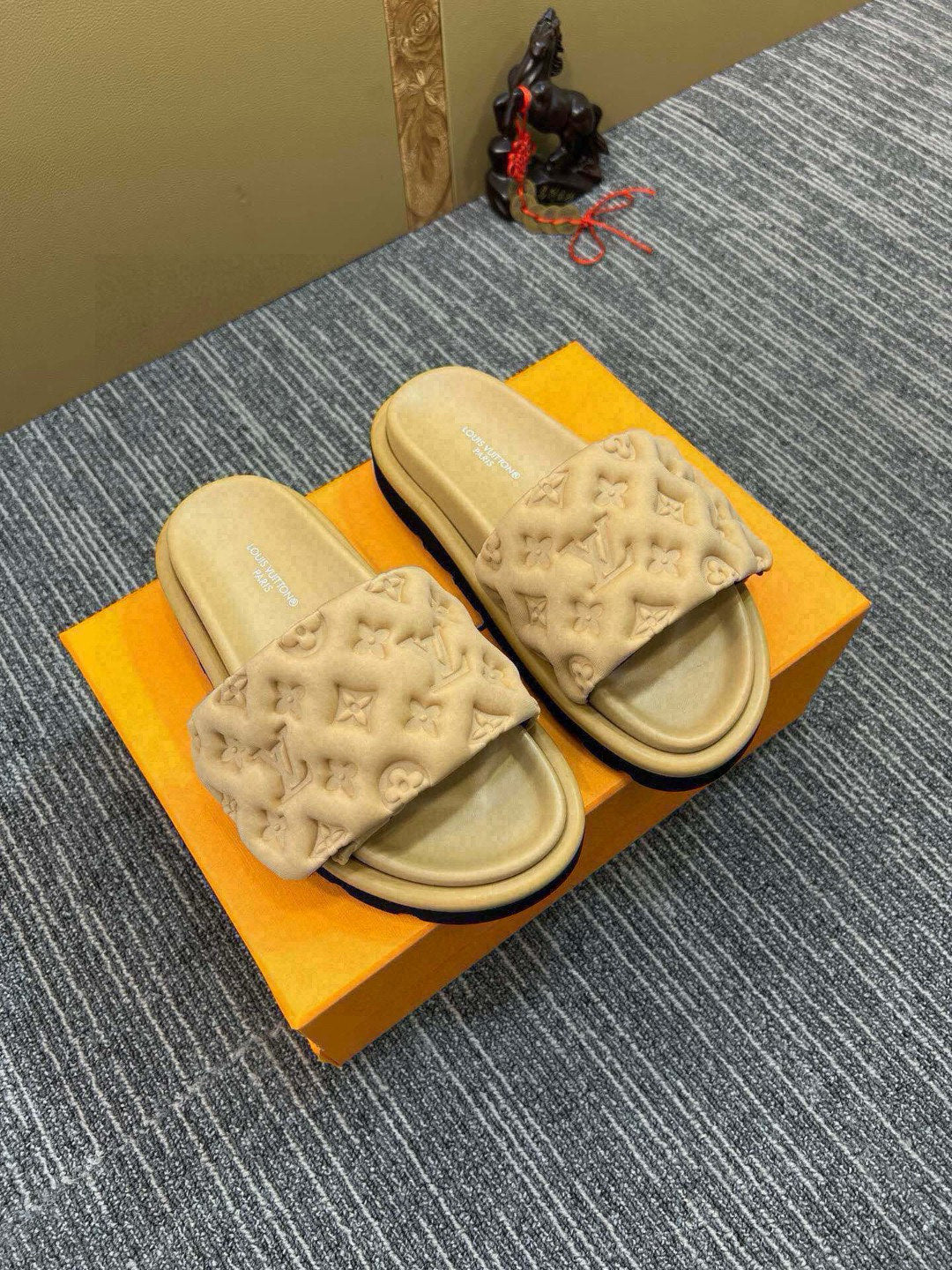 5QE13Z Popular Slippers