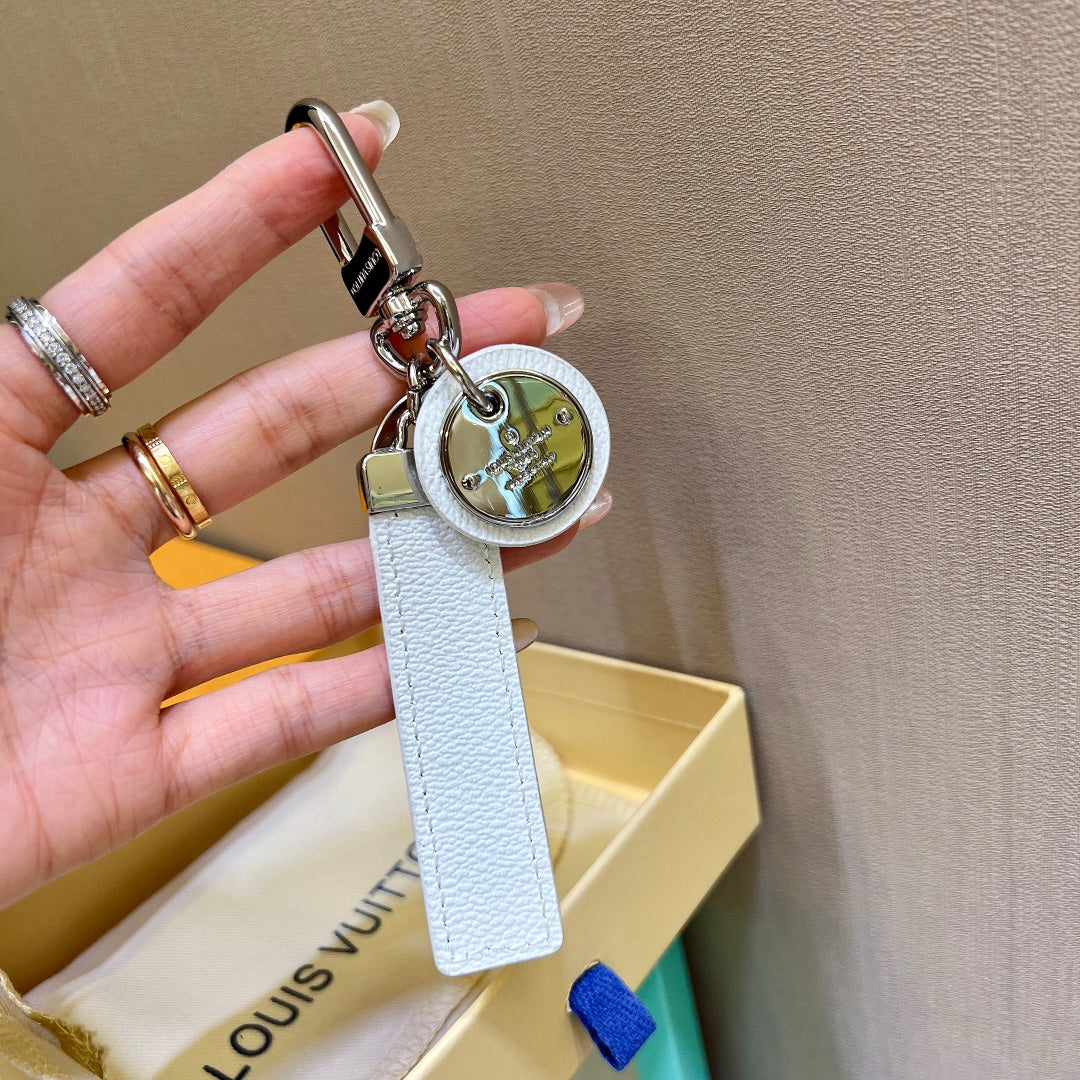 35ZE93A Popular bag 's charms accessories