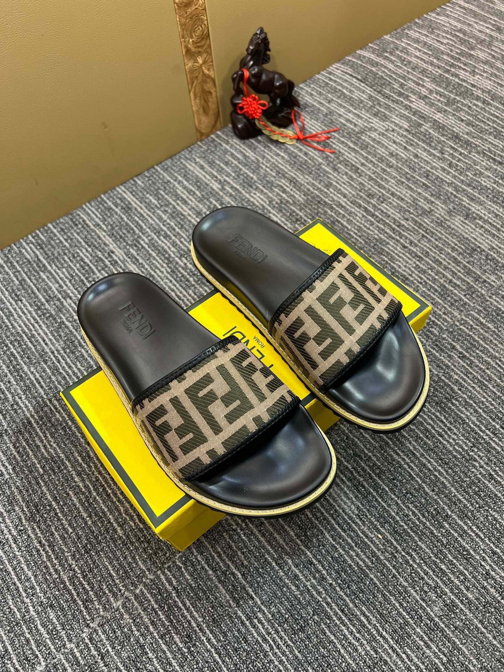 5XF105Z Popular Slippers