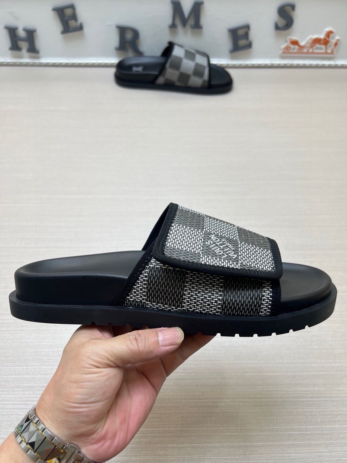 5LE208Z Popular Slippers