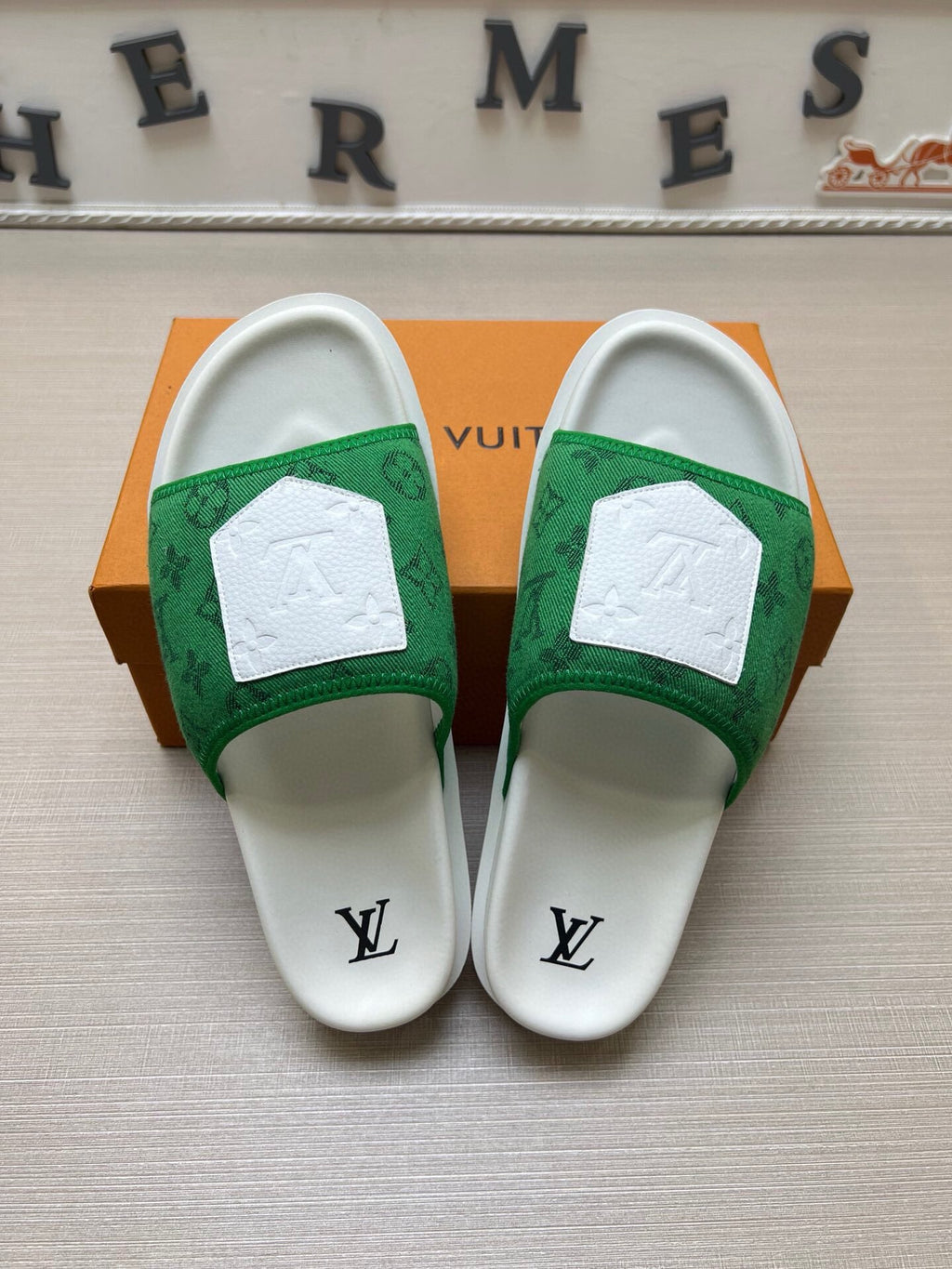 5WE252Z Popular Slippers