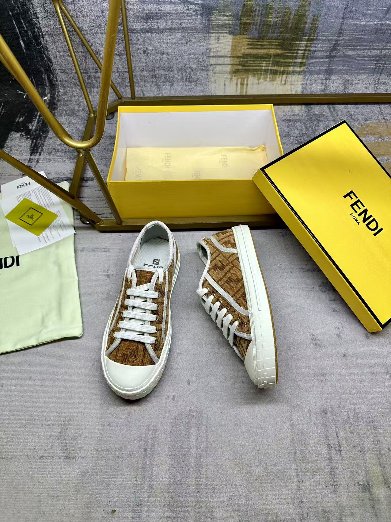 2105QF186Z Popular high-quality  shoes