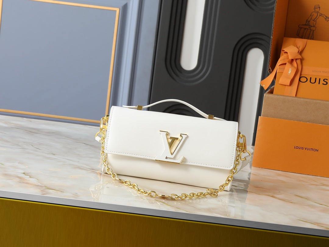 15RE145B Popular leather bag