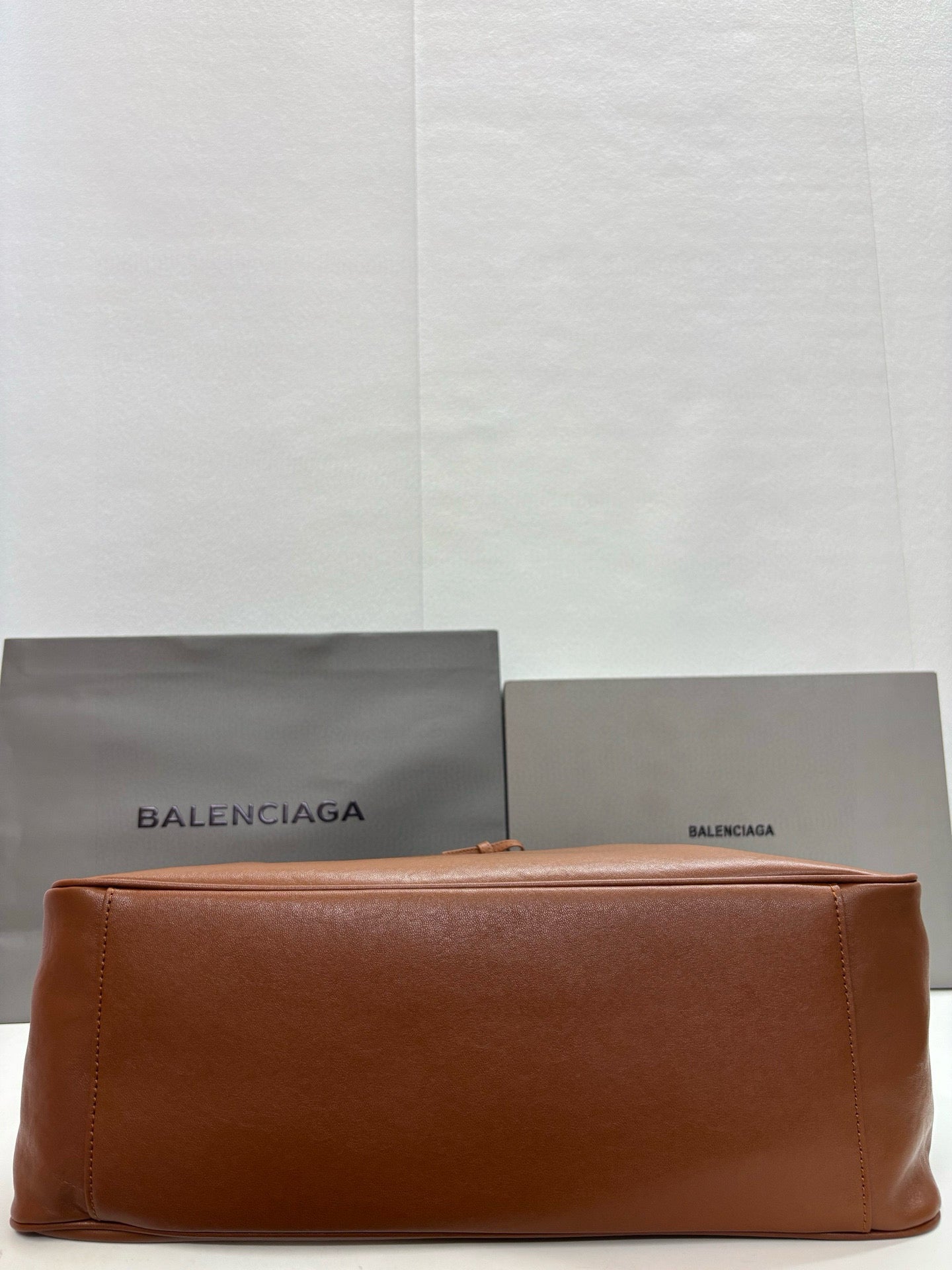 B1P46J147 Popular leather bags